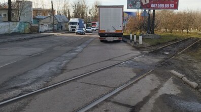 Фото: У Львові інспектори з паркування перевіряють місця несанкціонованого паркування великогабаритних вантажівок