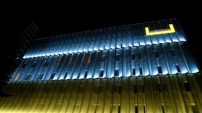 Фото: «Навіть у найтемніші часи ми бачимо в синьо-жовтих кольорах надію», — Андрій Садовий привітав українців з Днем Незалежності