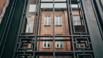Фото: Неподалік старого трамвайного депо у Львові відновили історичну браму
