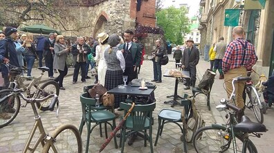 Фото: У Львові відбудеться ретро-велозаїзд «Батяри на роверах»