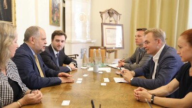 Фото: Міський голова Львова зустрівся із головним виконавчим директором німецько-іспанської торгової компанії (DSH) Клаудіо Чакесом