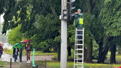 Фото: У Львові через негоду не працює 11 світлофорних обʼєктів