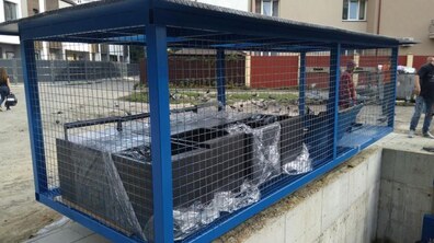 Фото: На вул. Ранковій завершують облаштування закритого контейнерного майданчика
