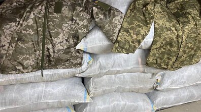 Фото: Львів передав військовим понад тисячу комплектів зимової форми