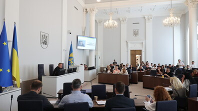 Депутати у сесійній залі під час розгляду питань