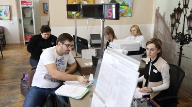 Фото: У ЦНАПах Львова запровадили три комплексні послуги: «Новонароджений малюк», «Зміна прізвища», «У зв’язку зі смертю»