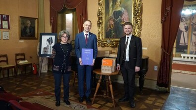 Фото: Австрійські реставратори передали Музею Соломії Крушельницької у Львові техніку для оцифрування фондів