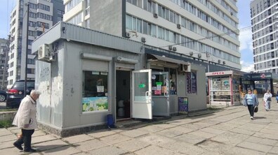 Фото: Ще один МАФ на проспекті Чорновола добровільно демонтували