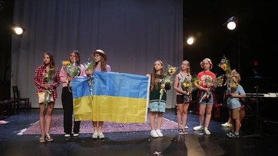 Фото: Львівські діти зібрали у США мільйон гривень на бойовий літак