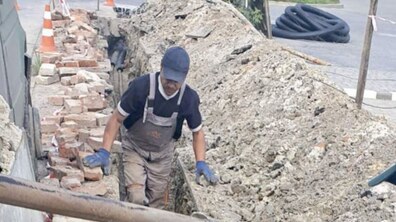Фото: На вул. Промисловій ЛКП «Львівелектротранс» проводить капітальний ремонт фідерних ліній