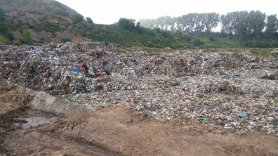 Фото: «Я хочу попросити всіх максимально використовувати можливості для сортування сміття», - А. Садовий