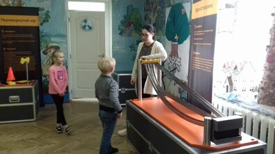 Фото: Мобільна наукова лабораторія подорожує школами Львова: графік на лютий