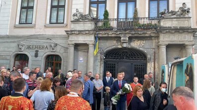 Фото: У Львові попрощались з Героєм Василем Островським