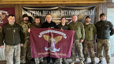 Фото: Мер Львова відвідав захисників на Харківщині