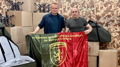 Фото: Андрій Садовий відвідав захисників на Донеччині та передав техніку від громади Львова