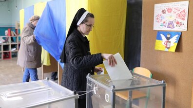 Фото: Усі дільниці у Львові закрились вчасно: явка виборців 70,3%