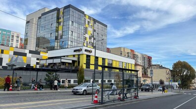 Фото: На вул. Шевченка встановили 4 павільйони для очікування громадського транспорту