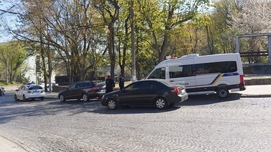 Фото: На вулиці Зеленій стріляли в автомобіль волонтера