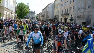 Фото: З пл. Ринок стартував веломарафон «VIII Львівська Сотка»