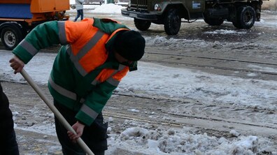 Фото: Сьогодні стартує голосування за найкращого двірника Львова