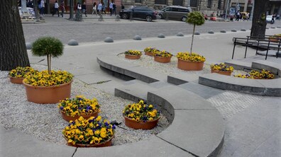Фото: Мерія закликає мешканців долучитись до кампанії з заквітчування фасадів будинків