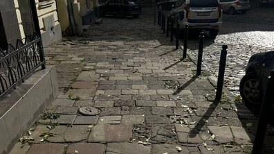 Фото: На вулиці Михайла Коцюбинського відремонтують аварійну ділянку тротуару