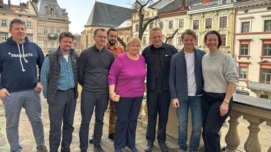 Фото: Перед поїздкою на фронт колишня прем’єр-міністерка Норвегії Ерна Солберг відвідала Львів