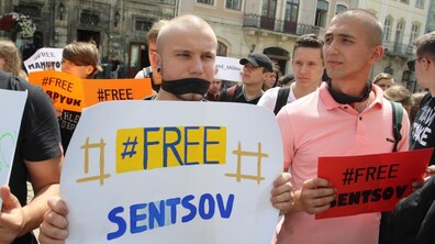 Фото: У Львові пройшла мирна акція протесту на підтримку Олега Сенцова