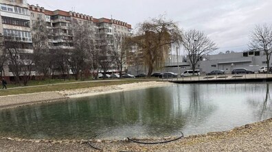 озеро на вул. Панча, наповнене водою