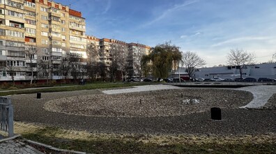 Панорама озера на вул. Панча, яке почали наповнювати водою