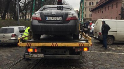 Фото: Вчора ЛКП «Муніципальна варта» оштрафувало 12 машин за неправильне паркування