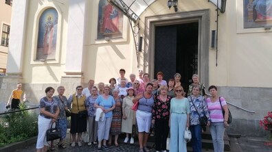 Фото: Для літніх панів та панянок організували екскурсію у Палеонтологічний музей
