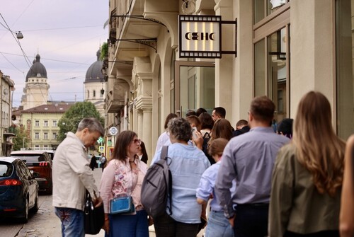 У Львові у приміщенні колишнього кінотеатру відкрили книгарню-кав’ярню «Сенс»