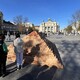 На площі перед Оперним театром з’явився мистецький об'єкт «Говерла»