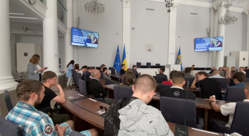 Фото 7: Проєкт &laquo;Школа мебляра: конструктор-дизайнер та оббивальник&raquo;
