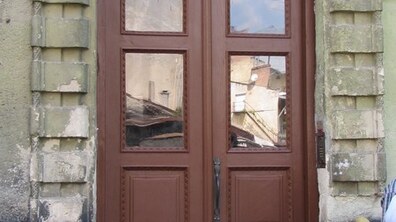 Фото: Програма реставрації історичних вхідних дверей та вікон