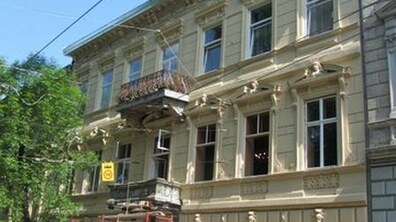 Фото: Продовжуються ремонтно-реставраційні роботи фасадів будинків на вул. С. Крушельницької, 23, пл. Ринок, 18 та вул. Краківській, 34.