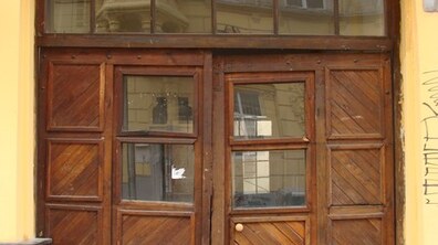 Фото: Завершено відновлювальні роботи брами будинку на вул. Дудаєва, 16